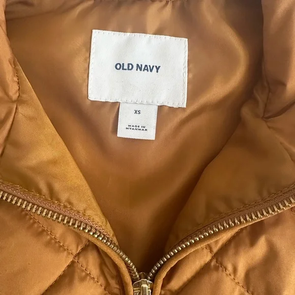 Old Navy Full Zip Diamond Quilted Vest Size XS Women’s - Picture 3 of 7